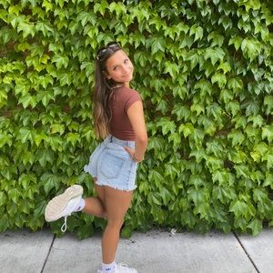 Meet your Posher, Maddie